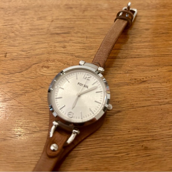 Fossil Leather and Silver Watch - Picture 4 of 9